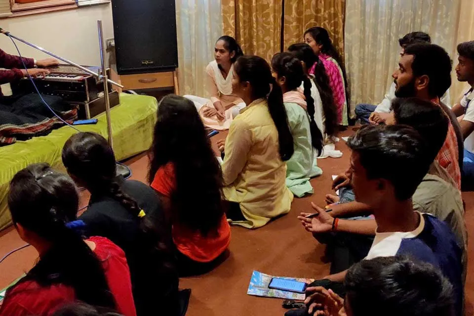 Vocal music class at Aalaap Music School